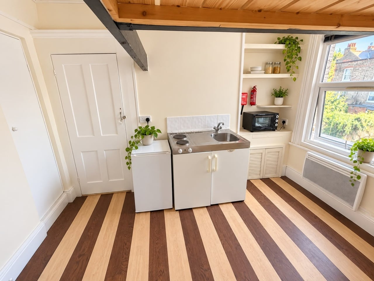 Studio Flat, Lynette Avenue, SW4 photo 2