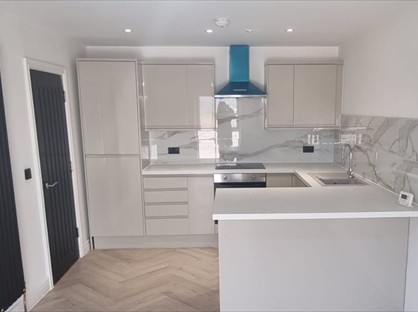2 Bed Flat, Woodfield St, SA6