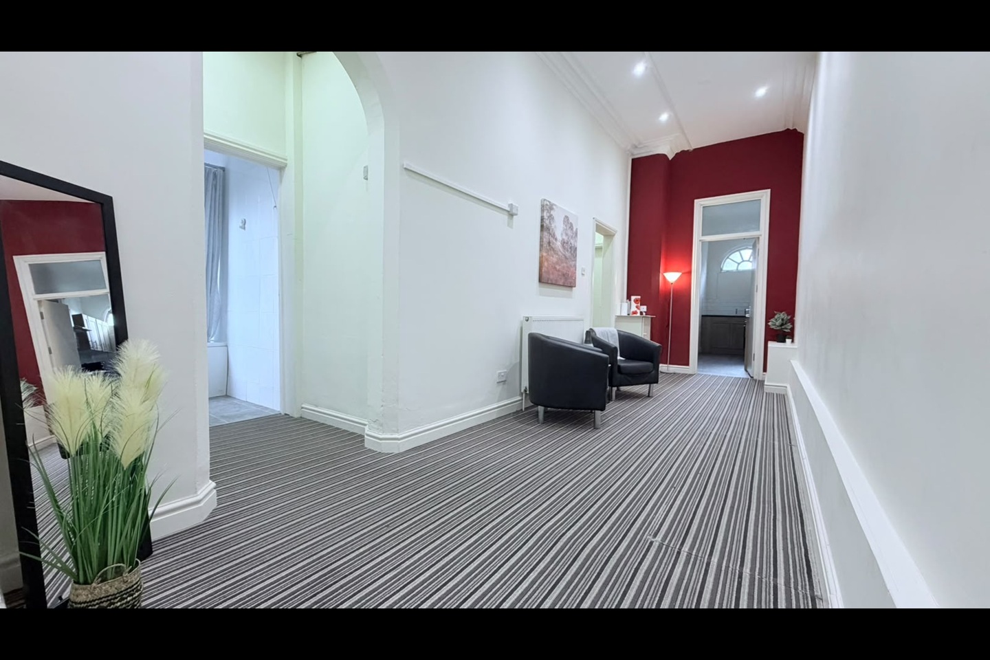 3 Bed Flat, Foxhall Road, NG7 photo 2