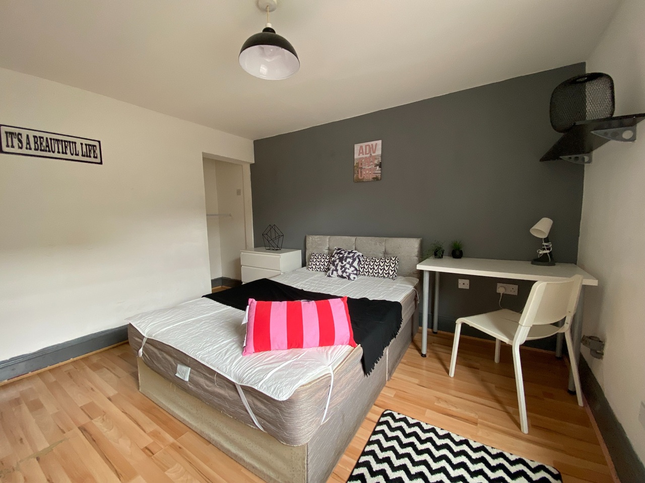 1 Bed Flat, City Centre, LE1 photo 5