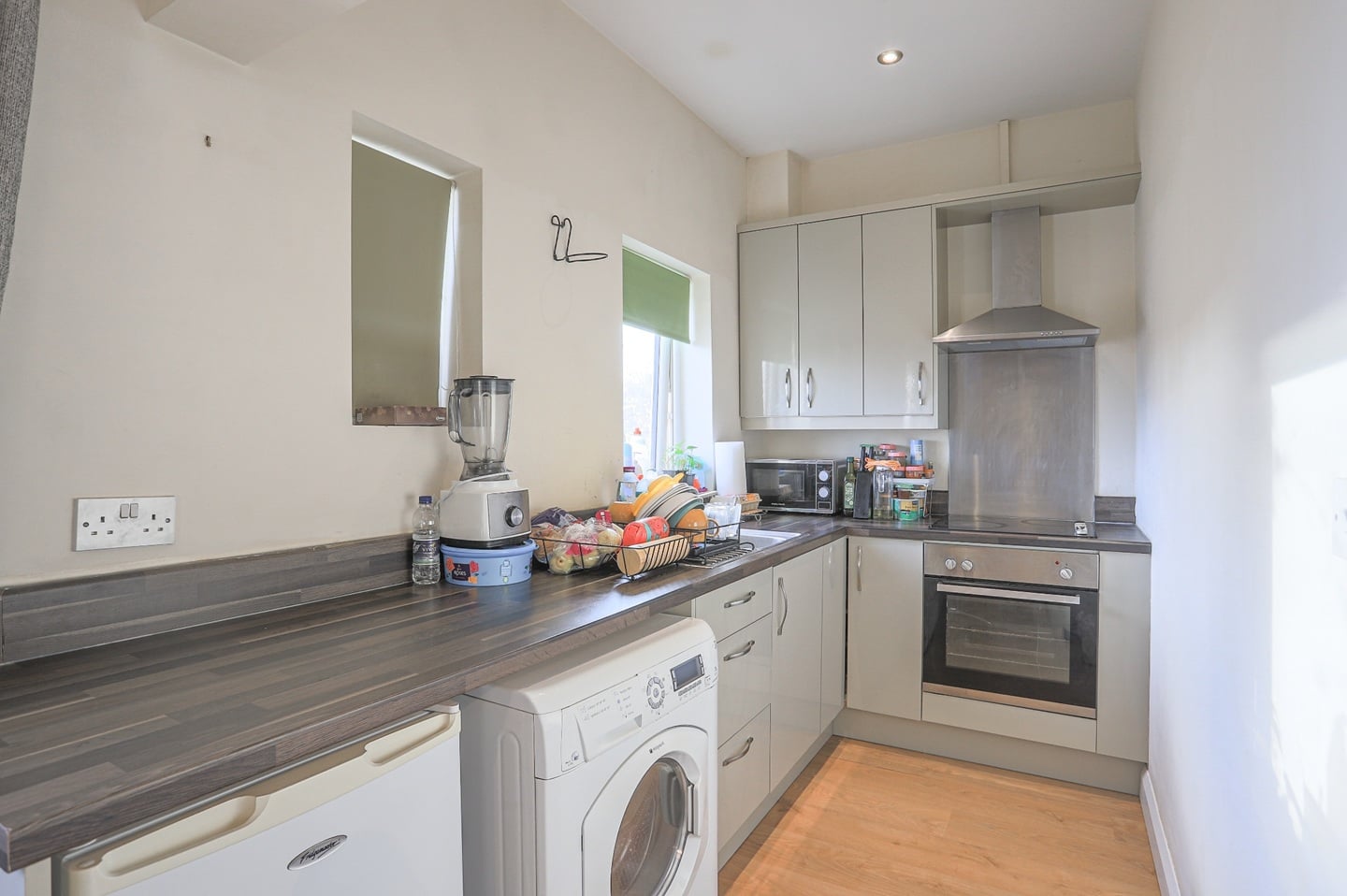 2 Bed Flat, Manor Grove, LS7 photo 3