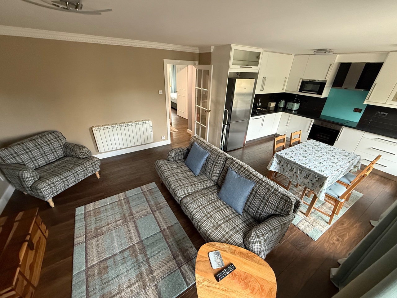 2 Bed Flat, Caledonian Crescent, EH11