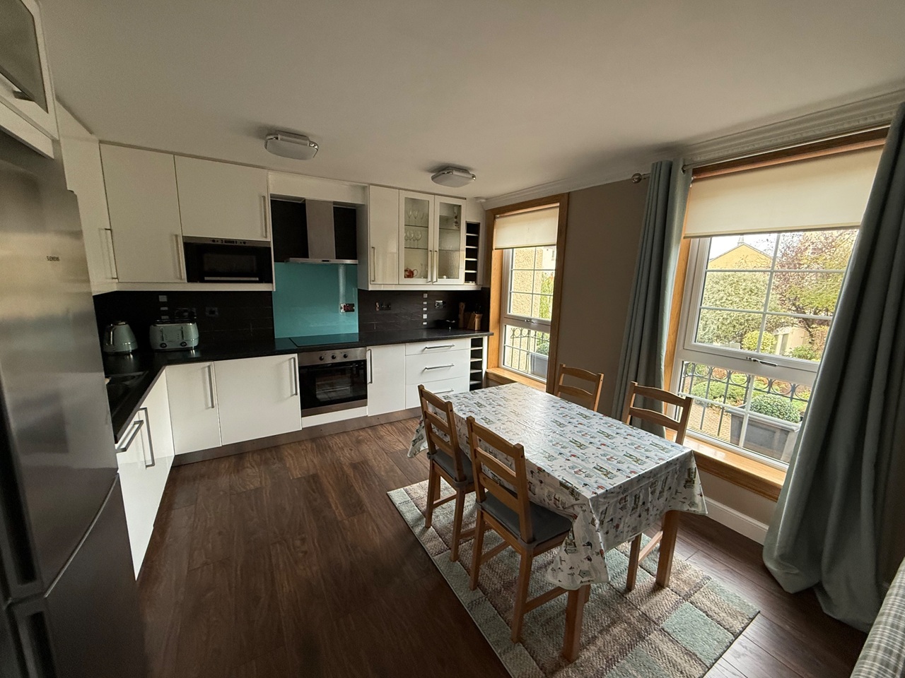 2 Bed Flat, Caledonian Crescent, EH11 photo 2