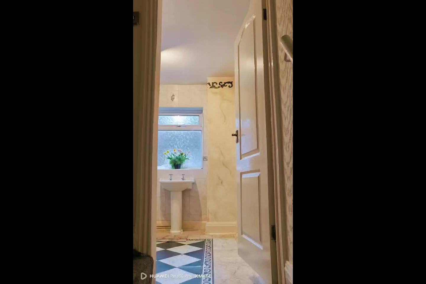 Room in a Shared House, Adelaide Road, L7