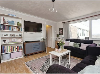 2 Bed Flat, Manor Road, IG7