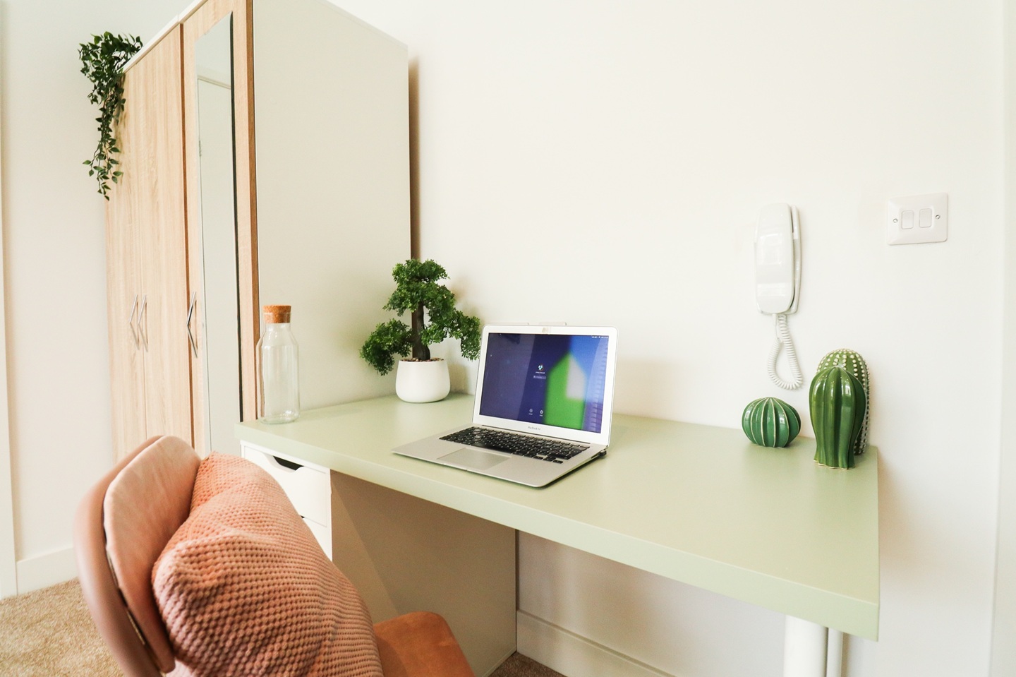 Studio Flat, Bramley Road, LE3 photo 3