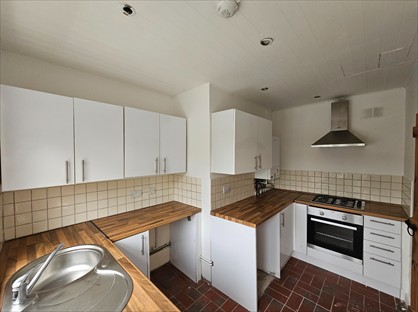 2 Bed End Terrace, Mill Row, SA8