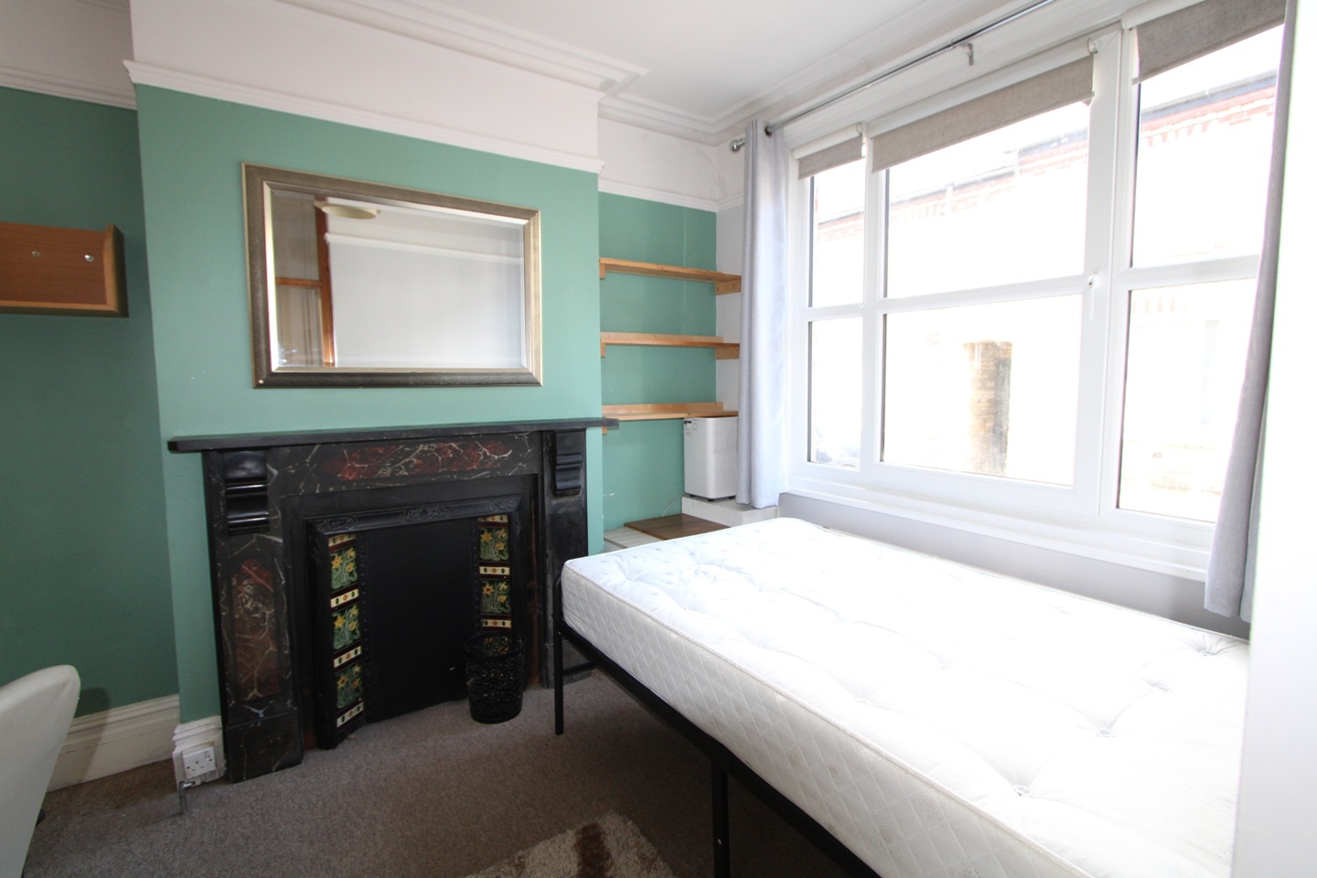3 Bed End Terrace, Parsonage Street, CB5 photo 3