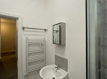 2 Bed Flat, Station Road, WF17