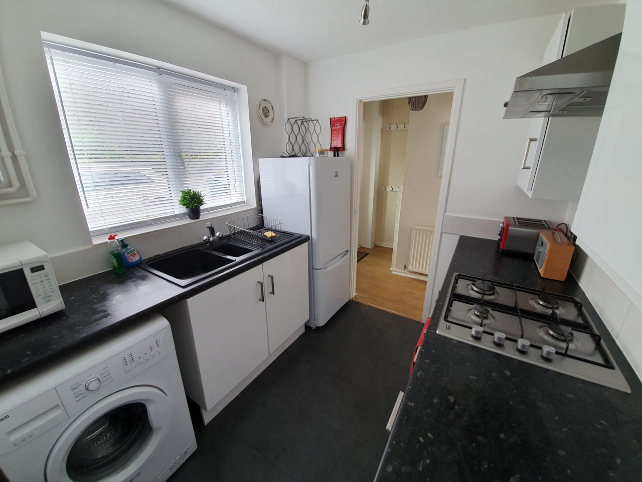 3 Bed Terraced House, Oyster Row, CB5 photo 4