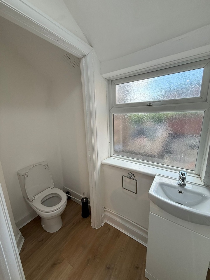 London - Studio Flat, High Road Leytonstone, E11 - To Rent Now for £999 ...
