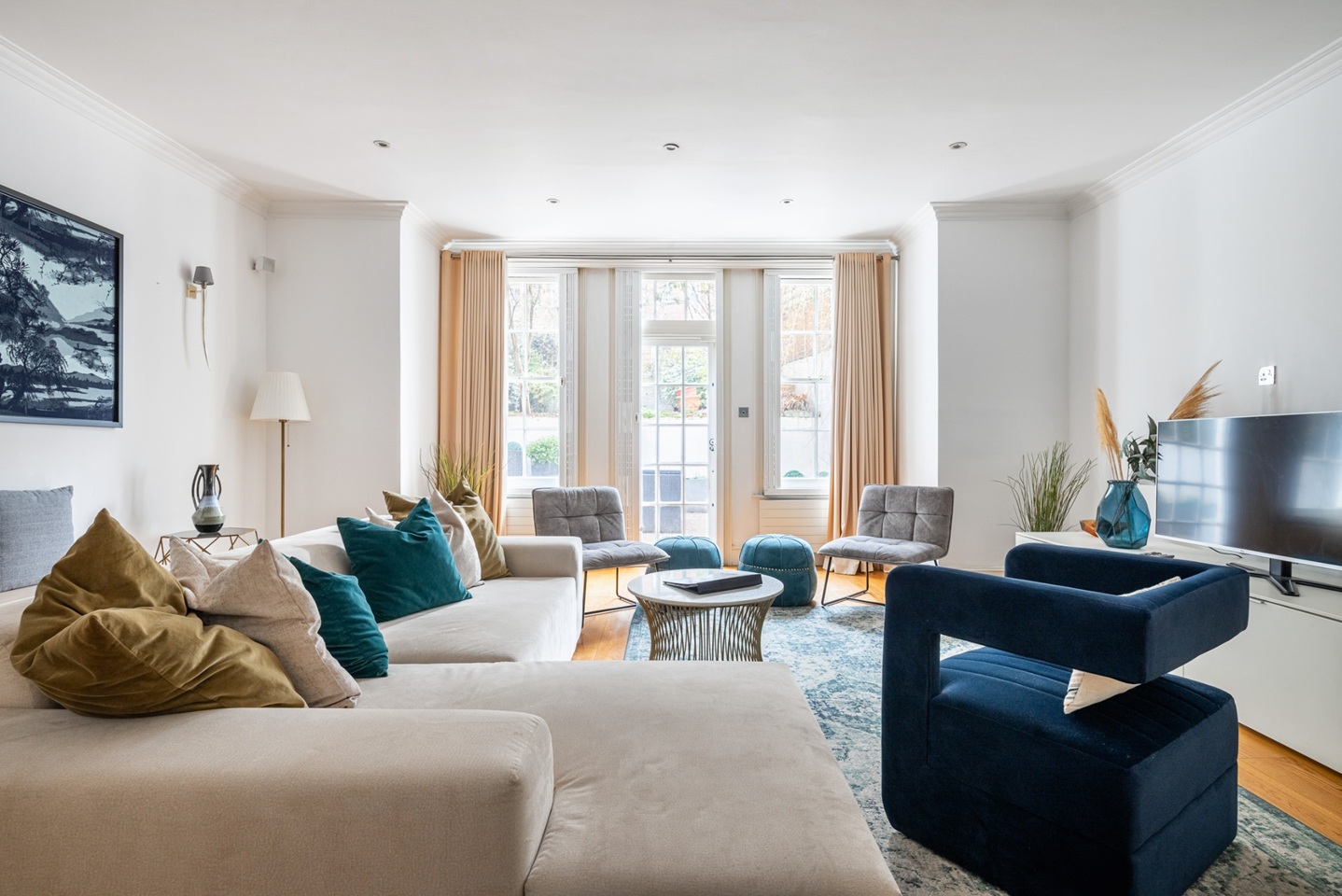 4 Bed Flat, Lexham Gardens, W8 photo 5