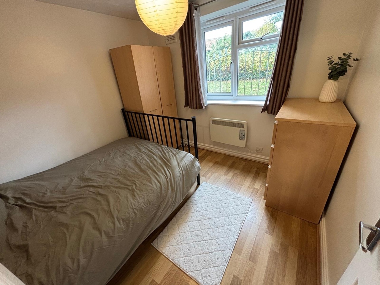 2 Bed Flat, Broomfield Lodge, LS6 photo 4