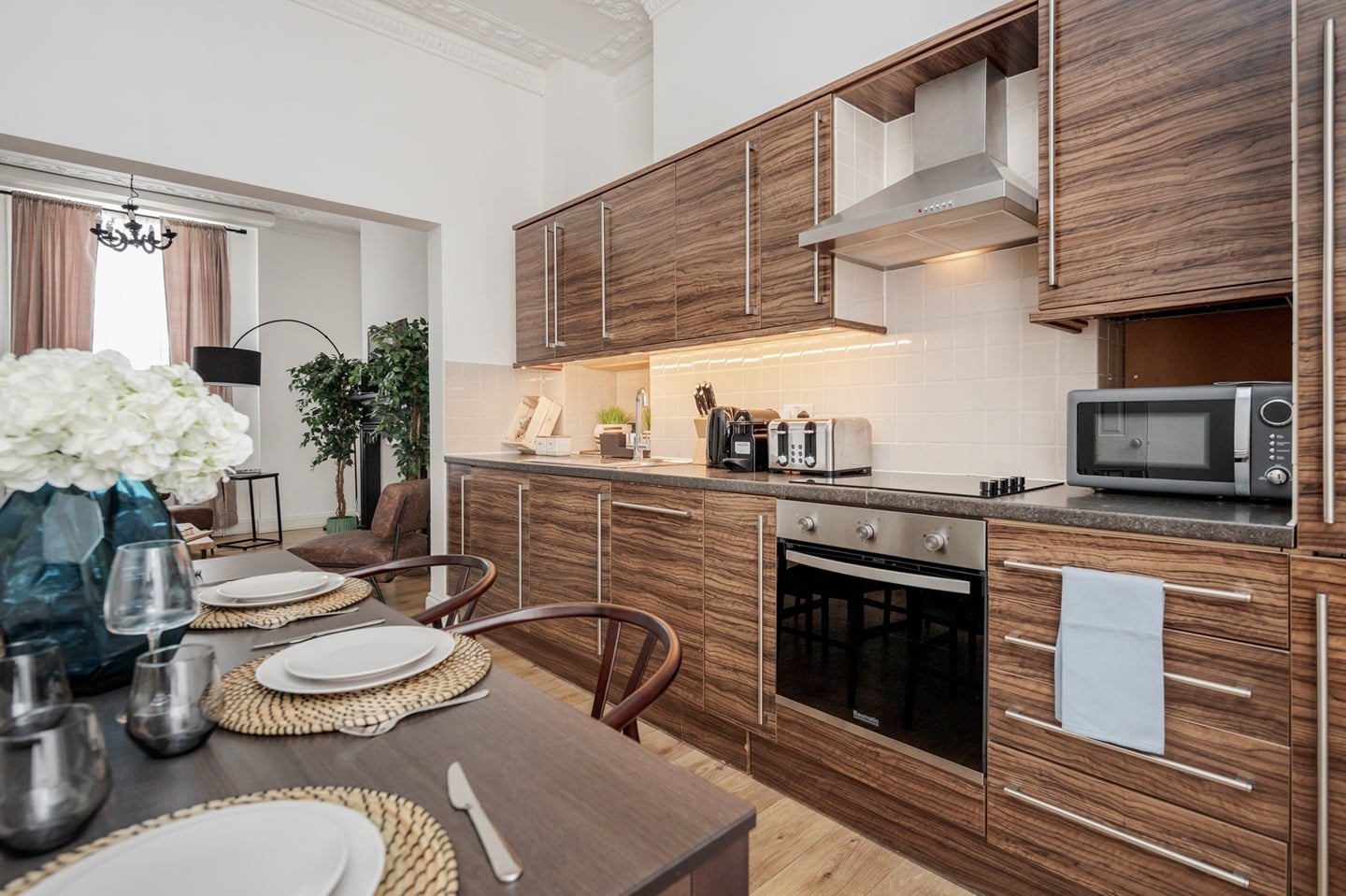 3 Bed Flat, Holland Road, W14 photo 4