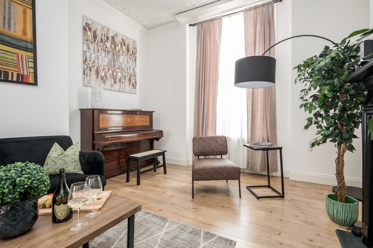 3 Bed Flat, Holland Road, W14 photo 5