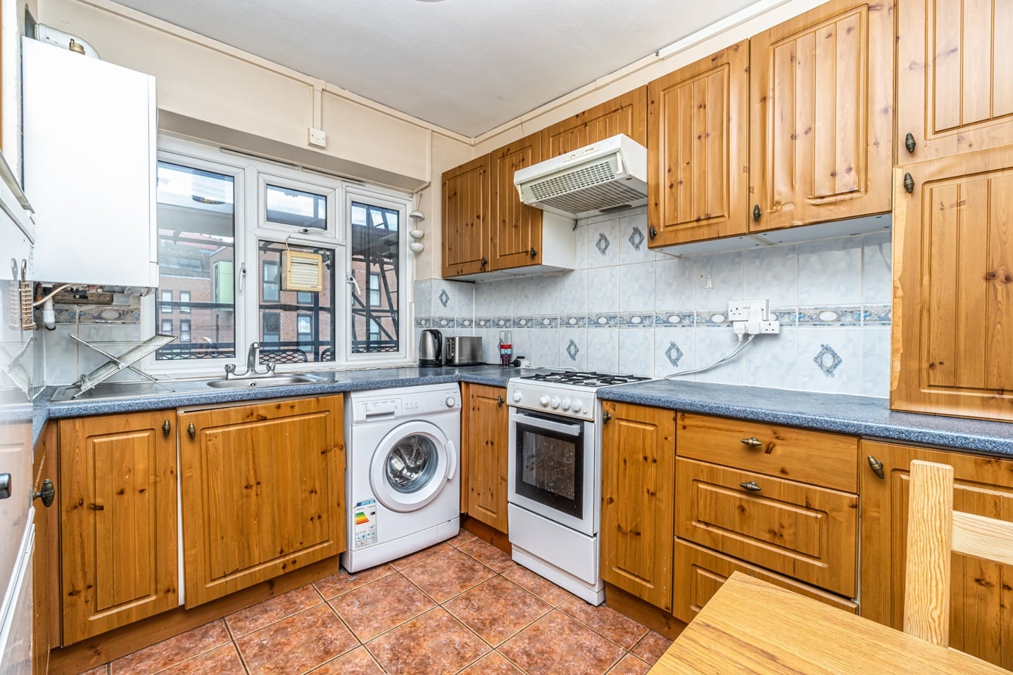 1 Bed Flat, Charlton Court, E2 photo 5
