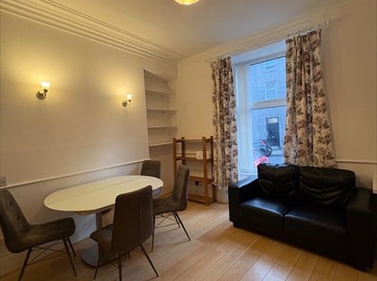 1 Bed Flat, Esslemont Avenue, AB25