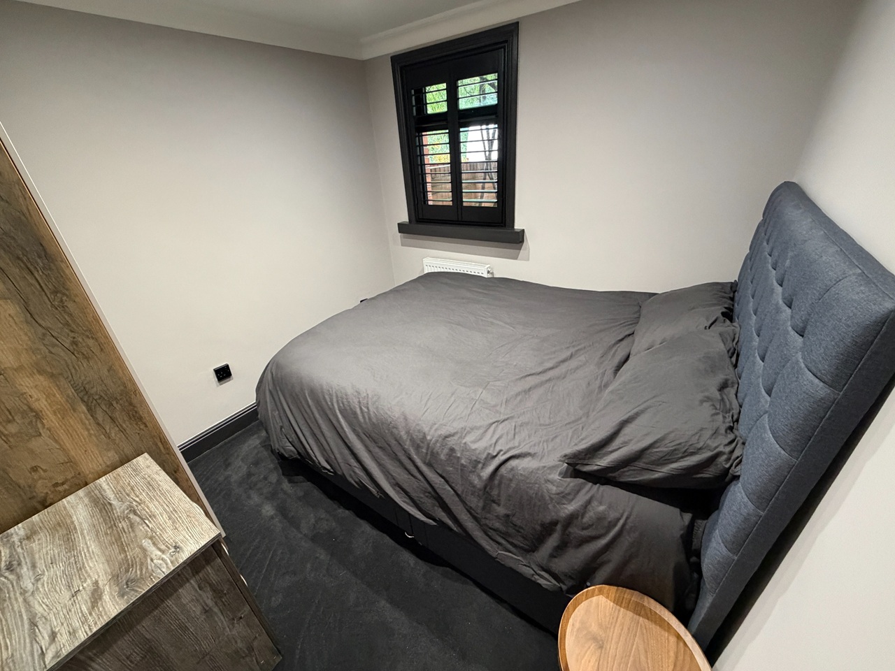 1 Bed Flat, Len Cox Walk, M4 photo 4