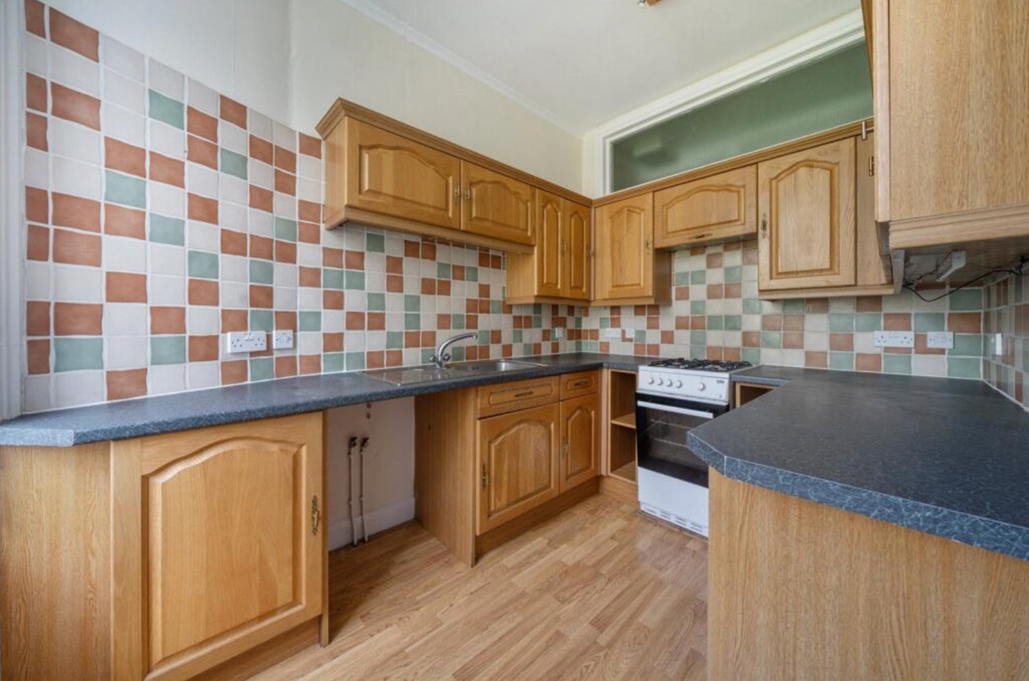 2 Bed Flat, Caledonia Place, BS8 photo 3