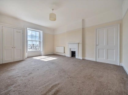 2 Bed Flat, Caledonia Place, BS8