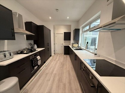 Room in a Shared House, Peel Green Road - Hmo, M30