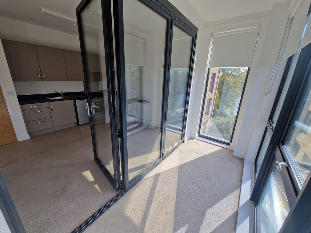 Studio Flat, Centric Close, NW1 photo 5