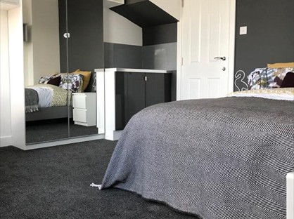 Room in a Shared House, Barton Road, M30