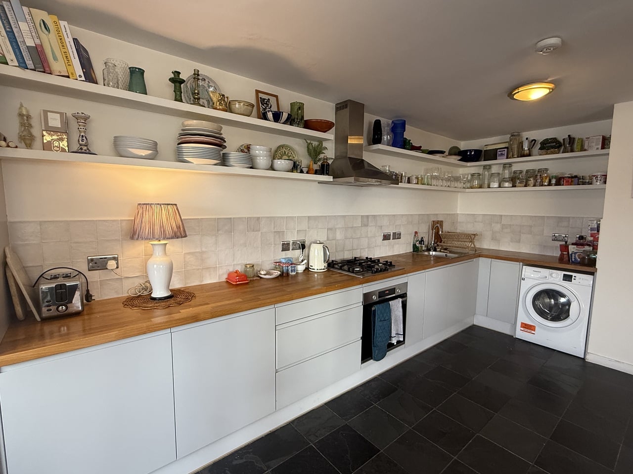 2 Bed Flat, Shepherds Bush Green, W12 photo 4