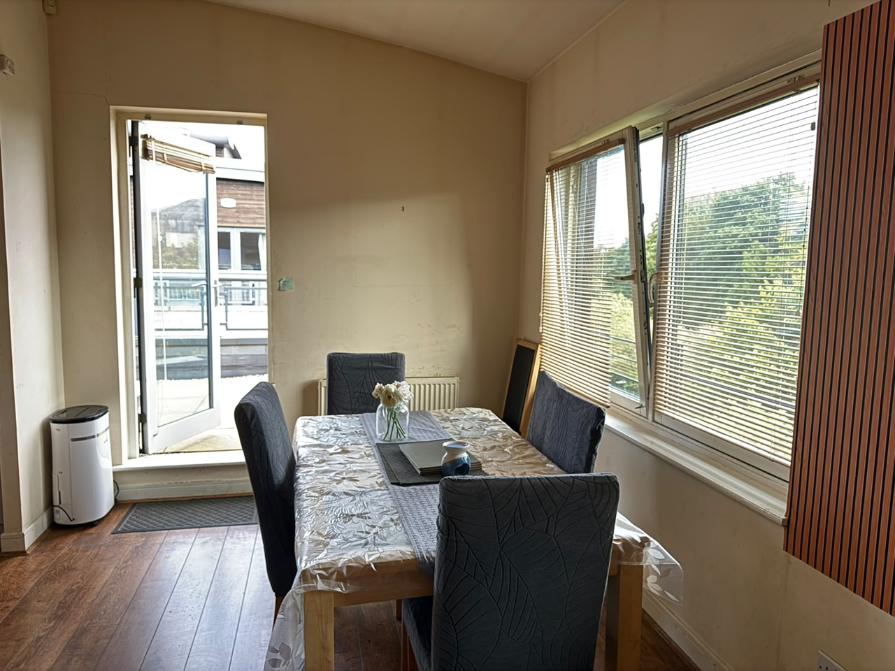 2 Bed Flat, Meggetland View, EH14 photo 3