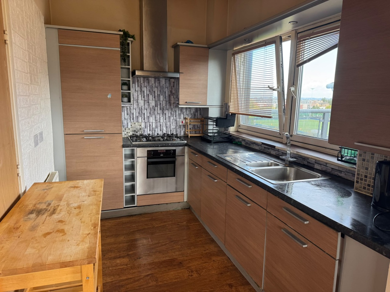 2 Bed Flat, Meggetland View, EH14 photo 4