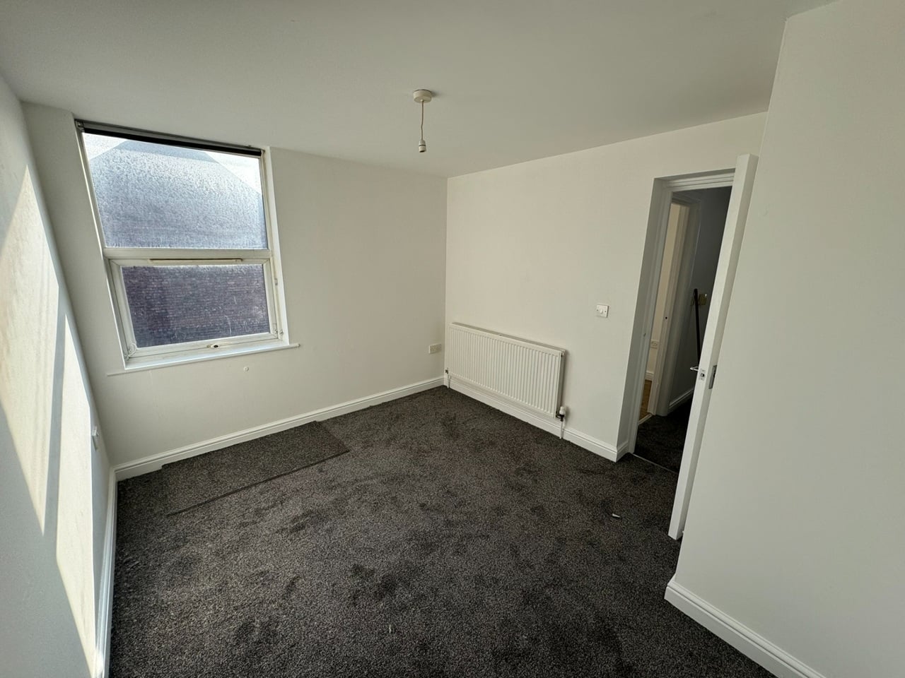 2 Bed Flat, Ilford Avenue, CH44 photo 4