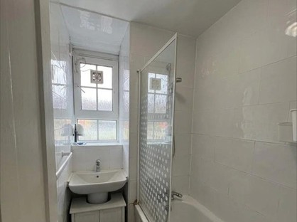 Room in a Shared Flat, Clive House, SW8