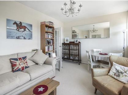 2 Bed Maisonette, Cherrywood Court, TW11