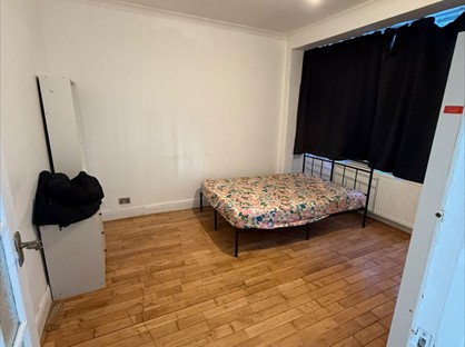 Room in a Shared House, Whites Avenue, IG2
