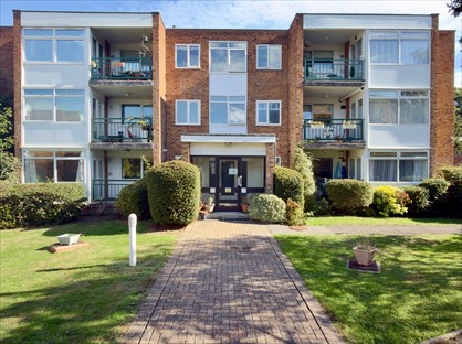 3 Bed Flat, Vermont Close, SO16