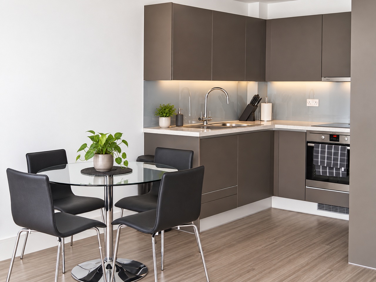 1 Bed Flat, Cawthorne House, BN1 photo 3