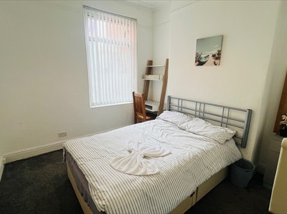 5 bed room for rent in Room in a Shared House, Queensgate St, HU3