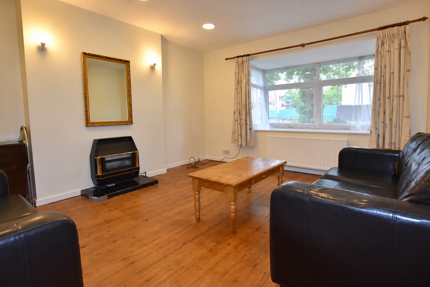 2 Bed Flat, Waverley St, NG7 photo 4