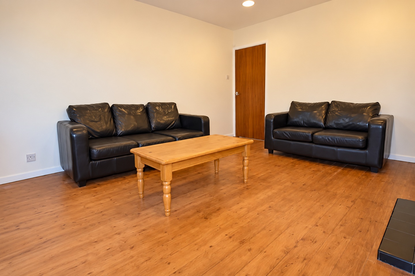 2 Bed Flat, Waverley St, NG7 photo 5
