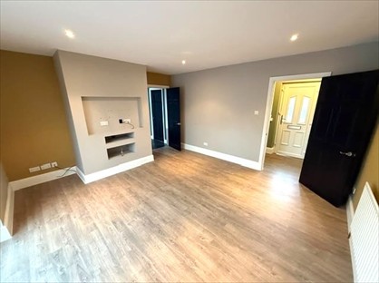 3 Bed Terraced House, Throstle Walk, LS10