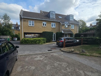 1 Bed Flat, Herbert Court, KT5