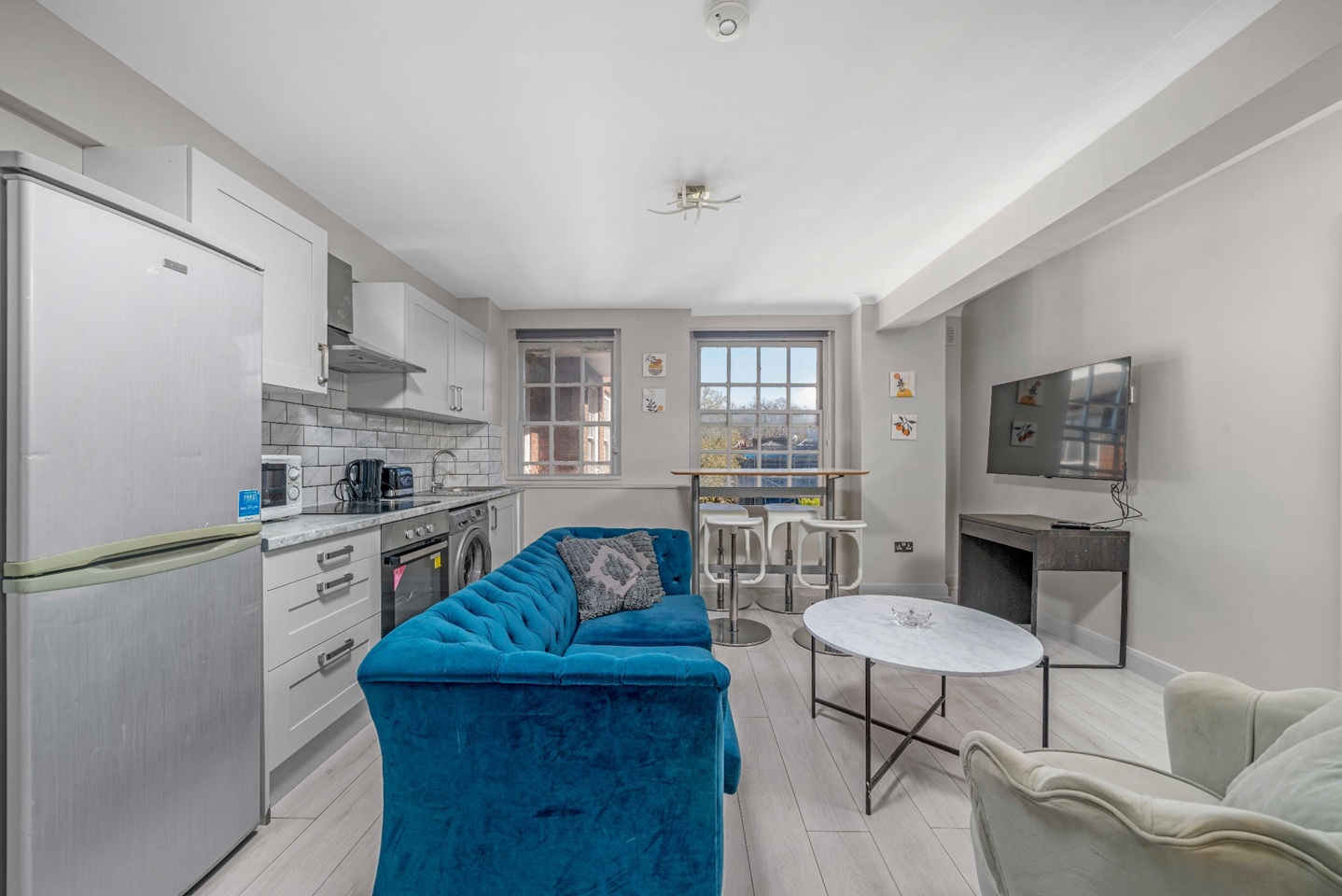 2 Bed Flat, Park West, W2 photo 4