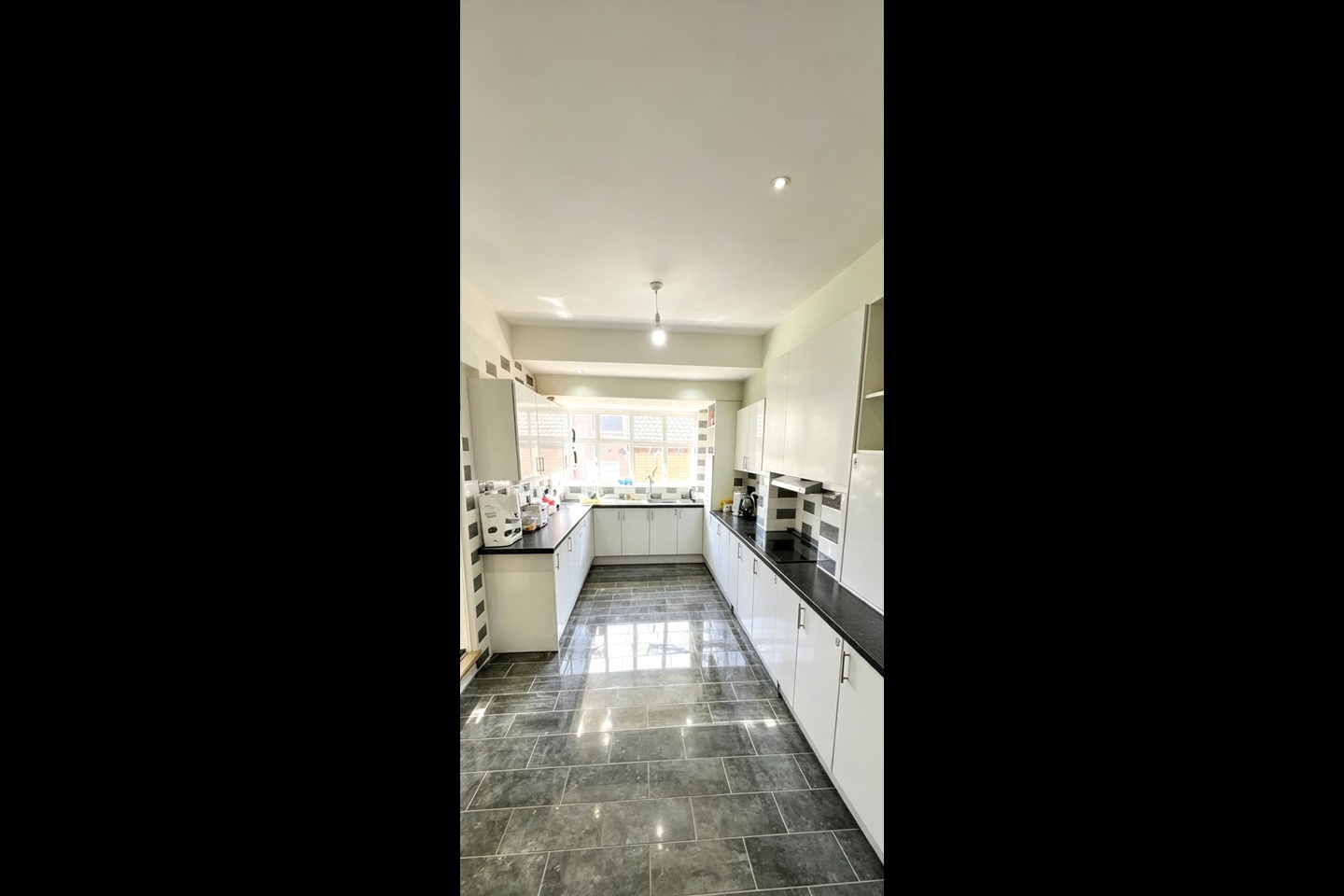Room in a Shared House, Ings Road, LS9 photo 4