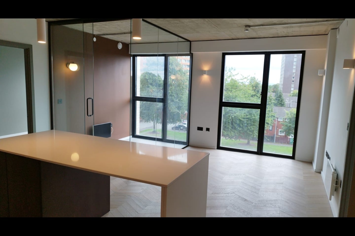 2 Bed Flat, Spinners Way, M15 photo 2