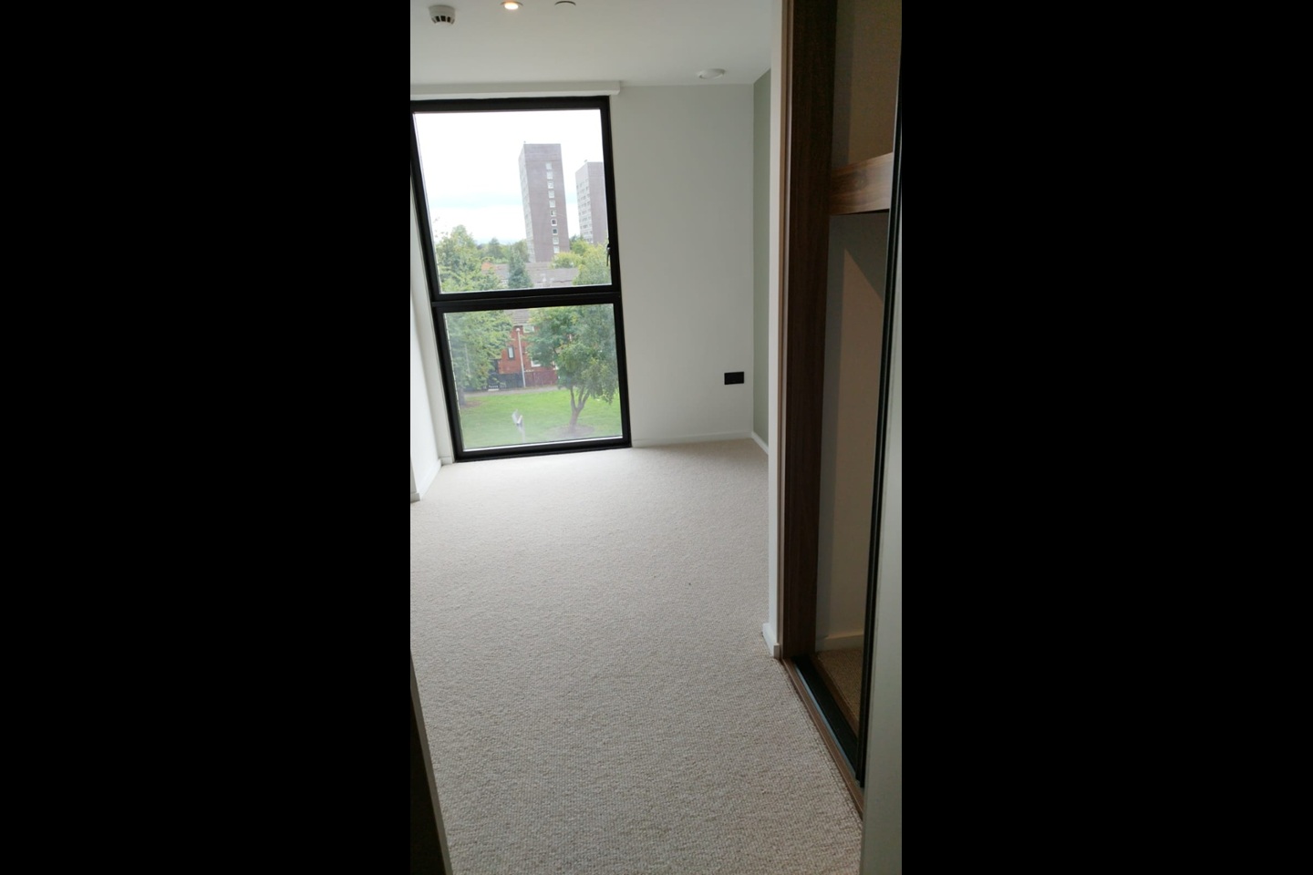 2 Bed Flat, Spinners Way, M15 photo 4