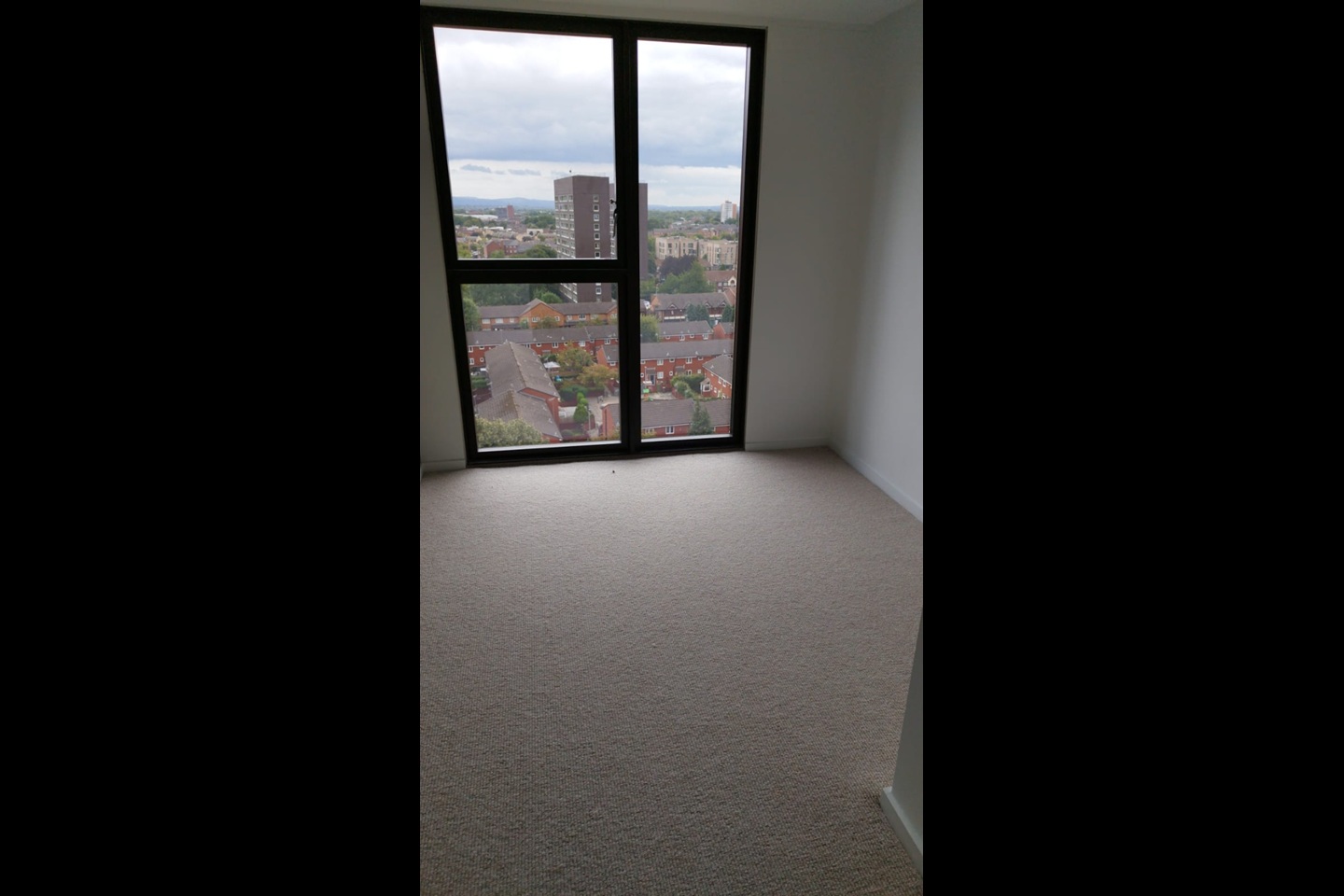 2 Bed Flat, Spinners Way, M15 photo 4