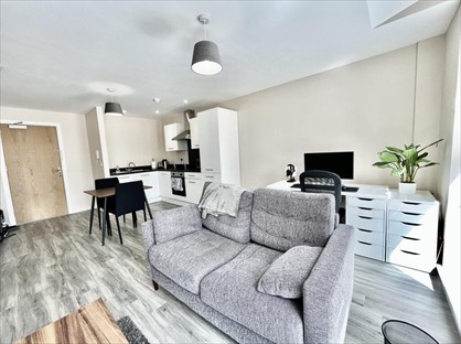 1 Bed Flat, Southwood House, M5