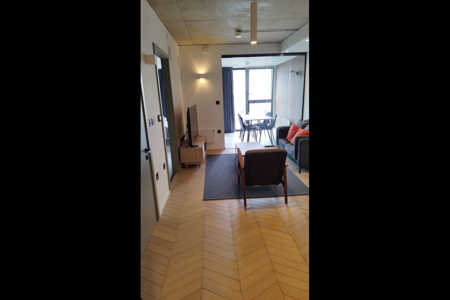 1 Bed Flat, Spinners Way, M15 photo 2