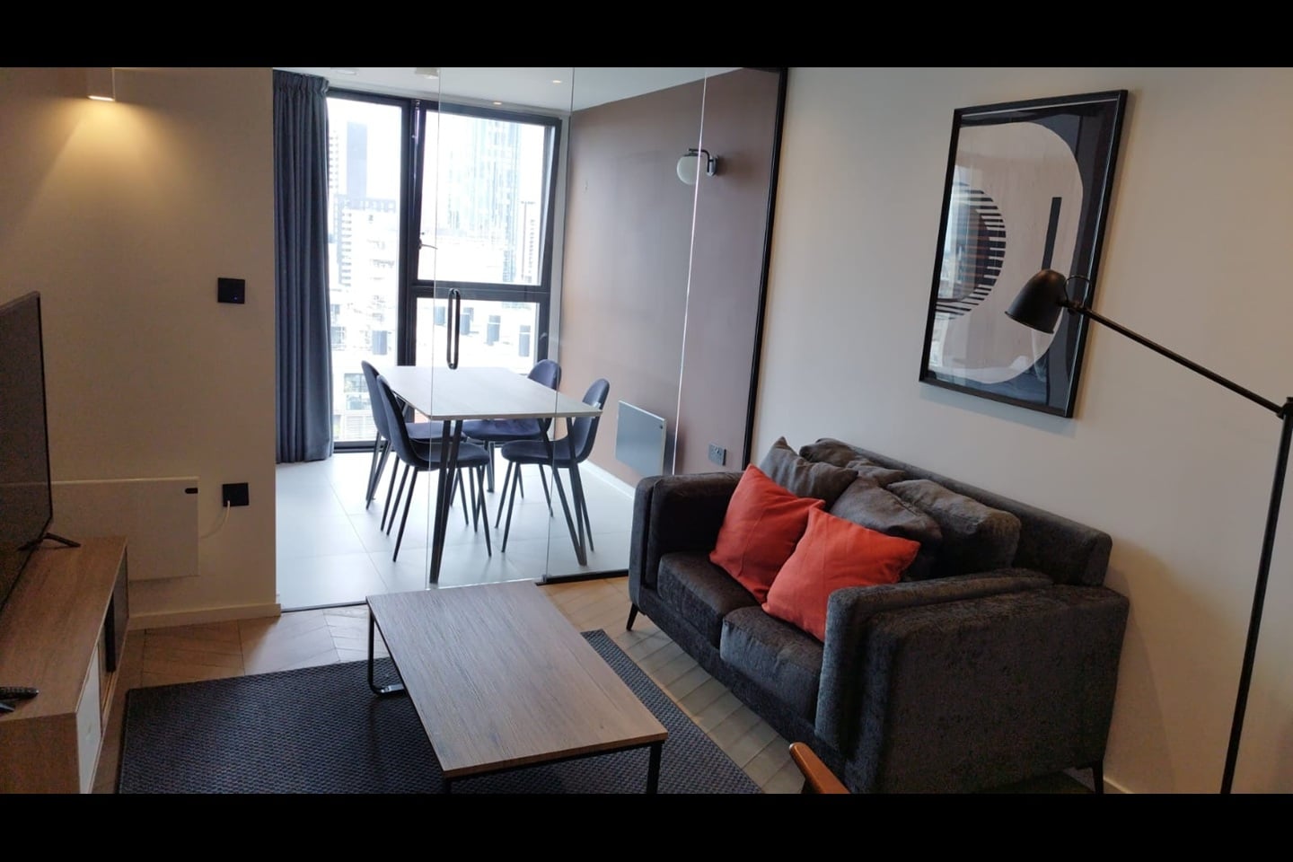 1 Bed Flat, Spinners Way, M15 photo 4