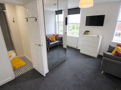 Room in a Shared House, Barton Lane, M30